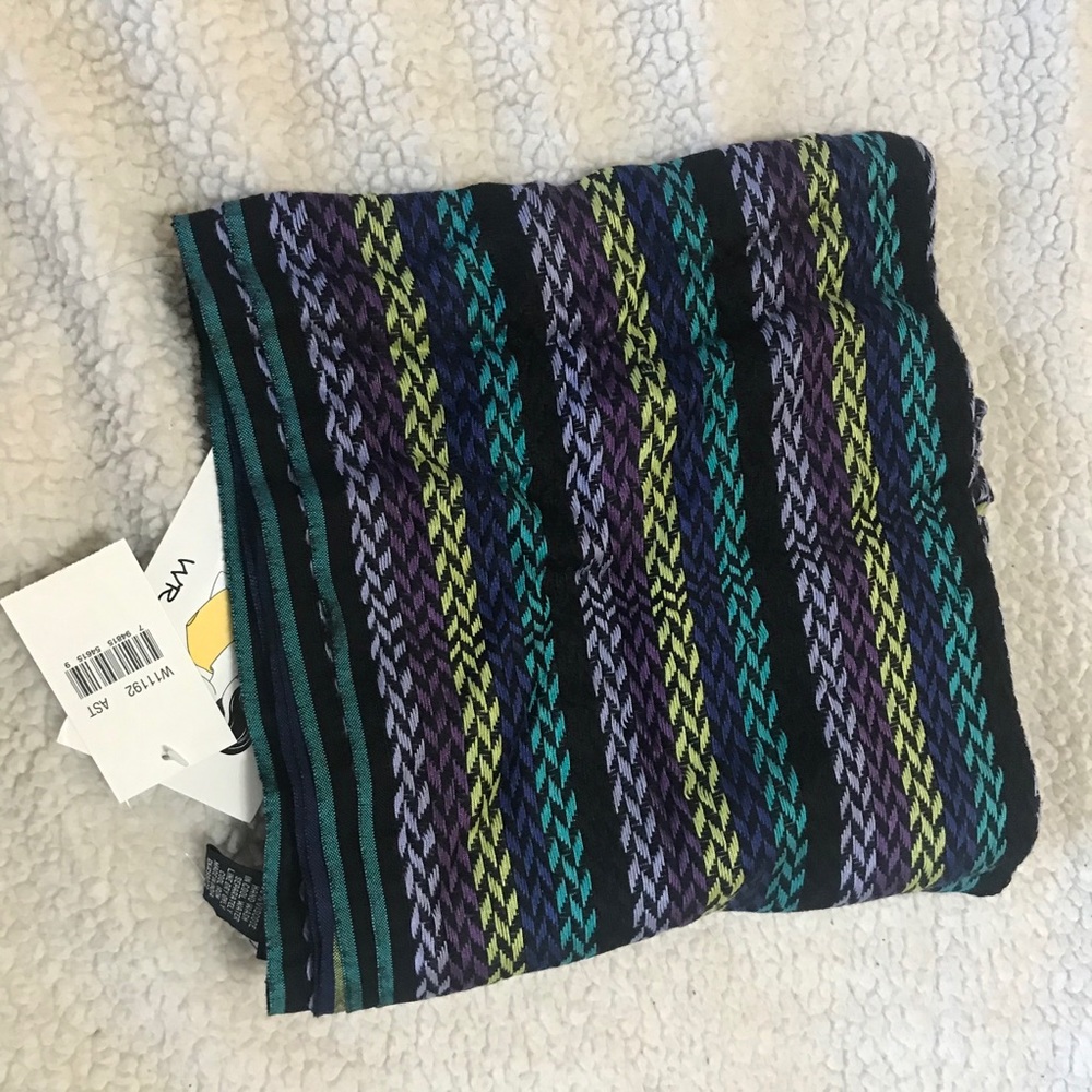 A beautiful multicolor scarf
